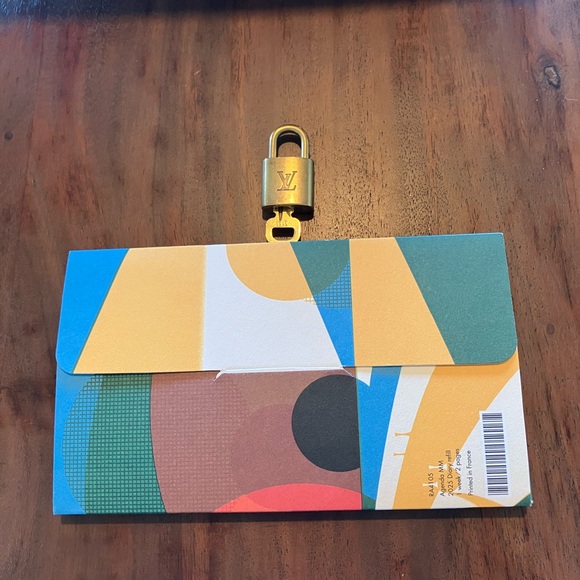 Louis Vuitton Multicolor Agenda 2025 - Picture 2 of 4